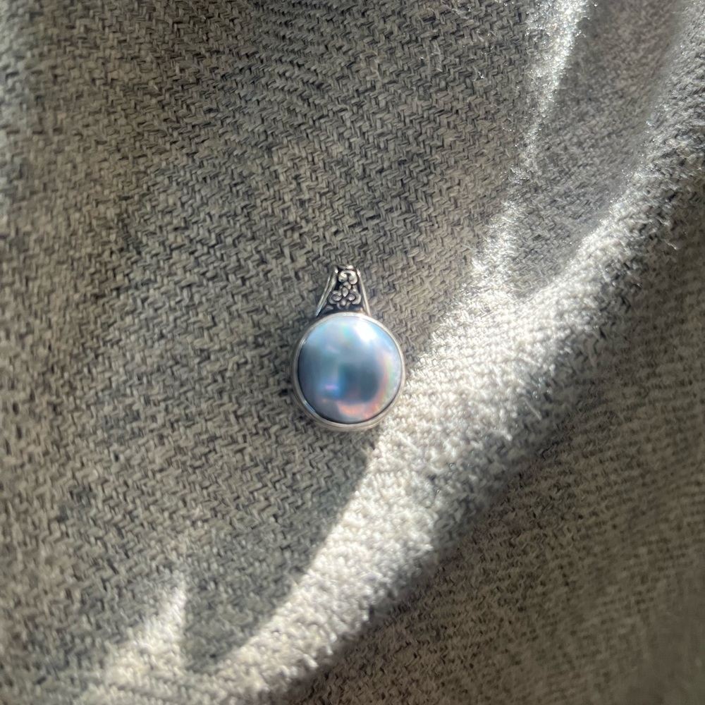 Natural blue maple pearl pendant in 925 silver
